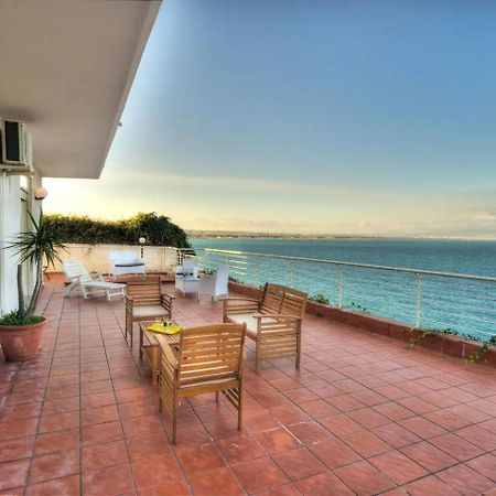 Вилла Terrazza Sul Mare Аньоне-Баньи Экстерьер фото